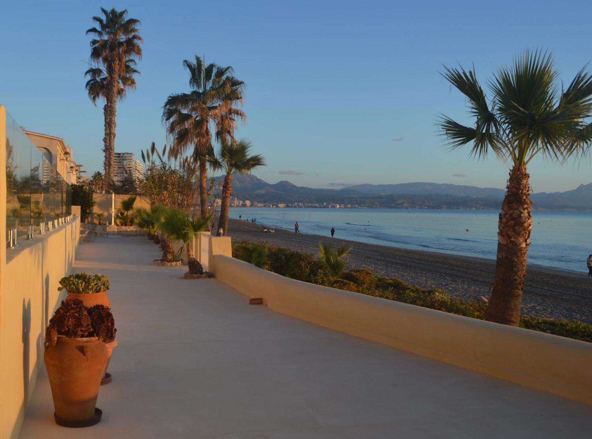 Excepcional Apartamento Loft A Pie De Playa En Chalet Roquetes Αλικάντε Εξωτερικό φωτογραφία